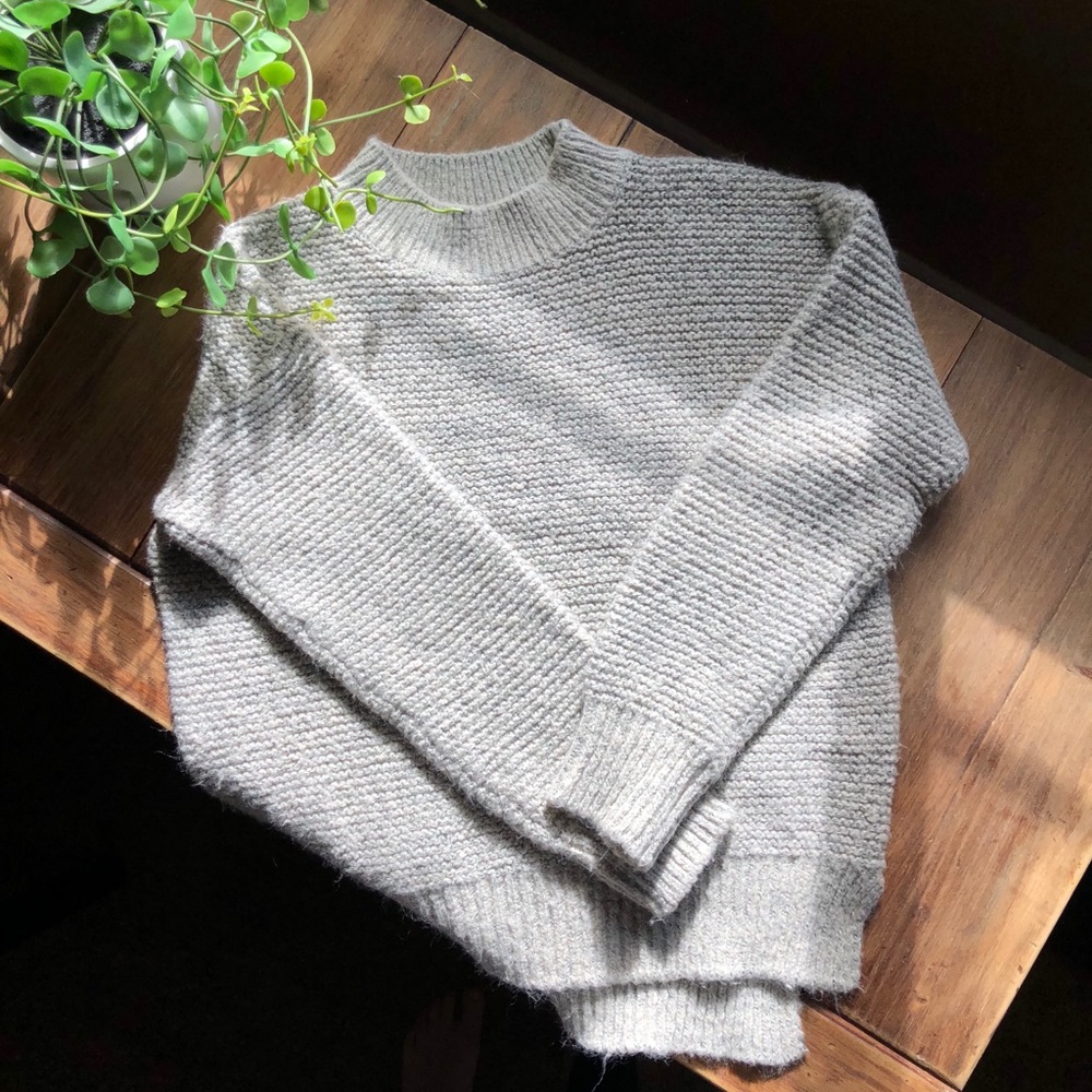 VINTAGE SWEATER